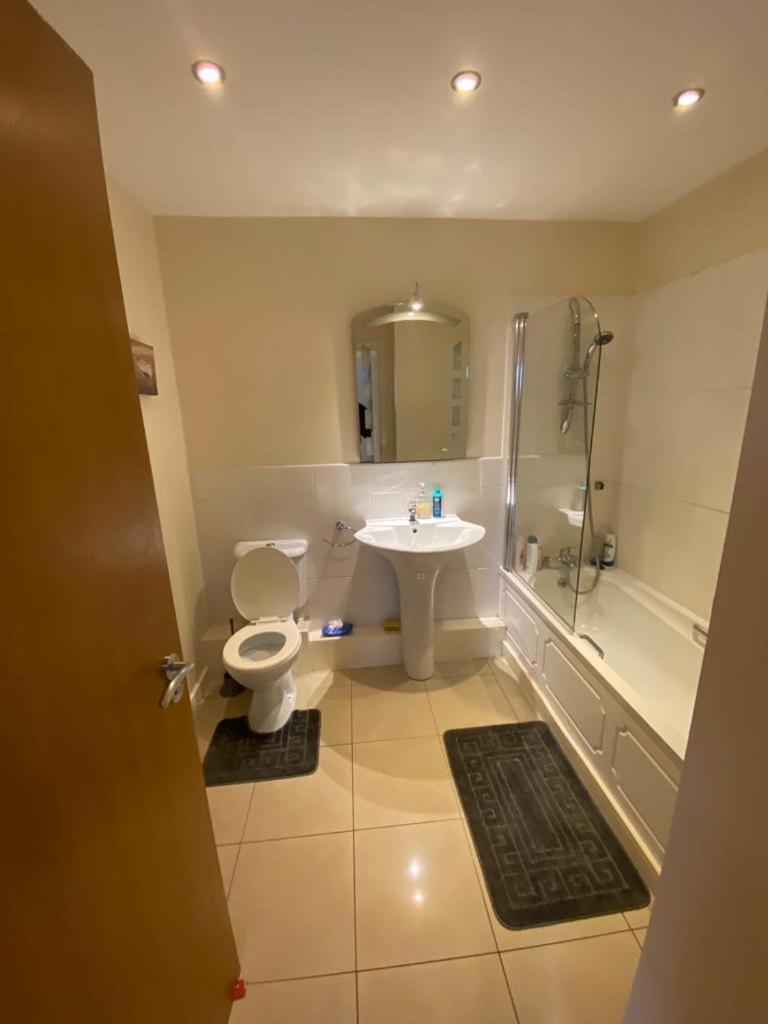 Dorm Room 5-6 People Shared Bathroom Outside Room Dublin Exterior foto