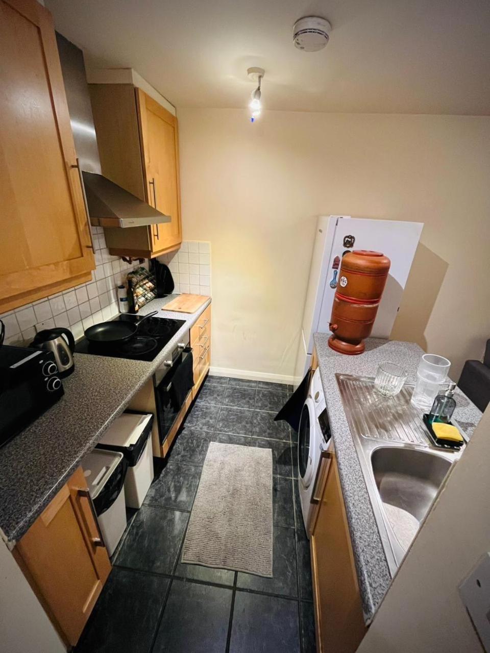 Dorm Room 5-6 People Shared Bathroom Outside Room Dublin Exterior foto